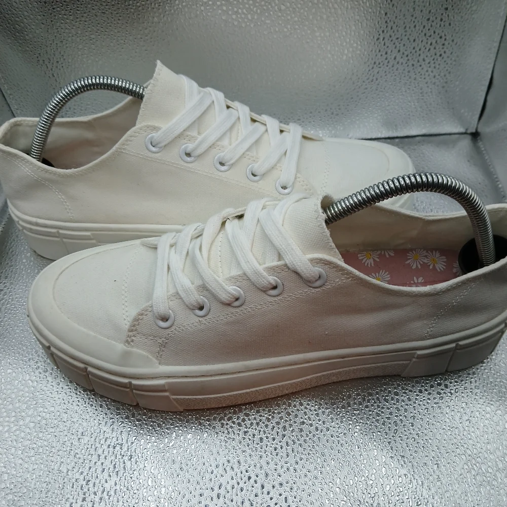 Mad Love White Canvas Sneakers Women's Size 10 NWOT